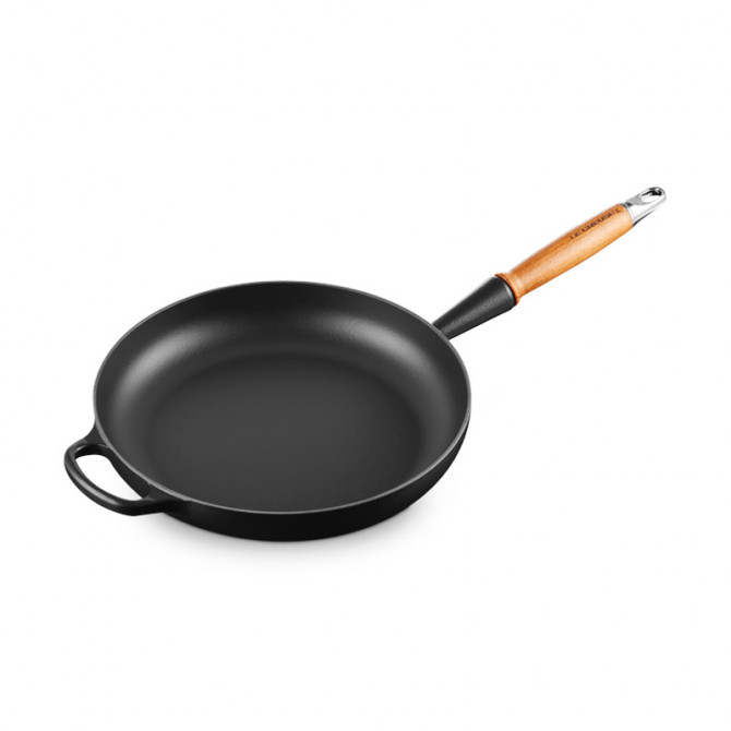 Poêle à frire en fer Signature avec manche en bois Le Creuset couleur cerise