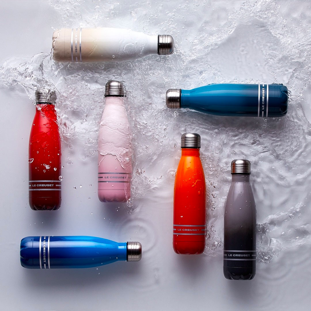 Enfriador de botellas de la marca Le creuset, disponible en diferentes  colores.